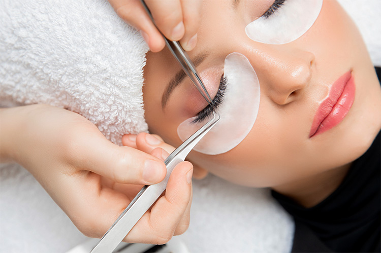 Professionelle Wimpernverlängerung für eindrucksvolle Ergebnisse
